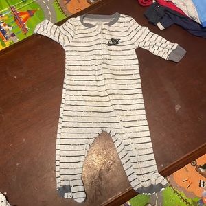 Nike sleeper 6 month size